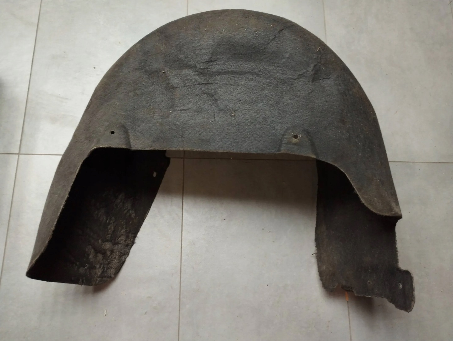 Peugeot 508 sedan mudguard left rear part