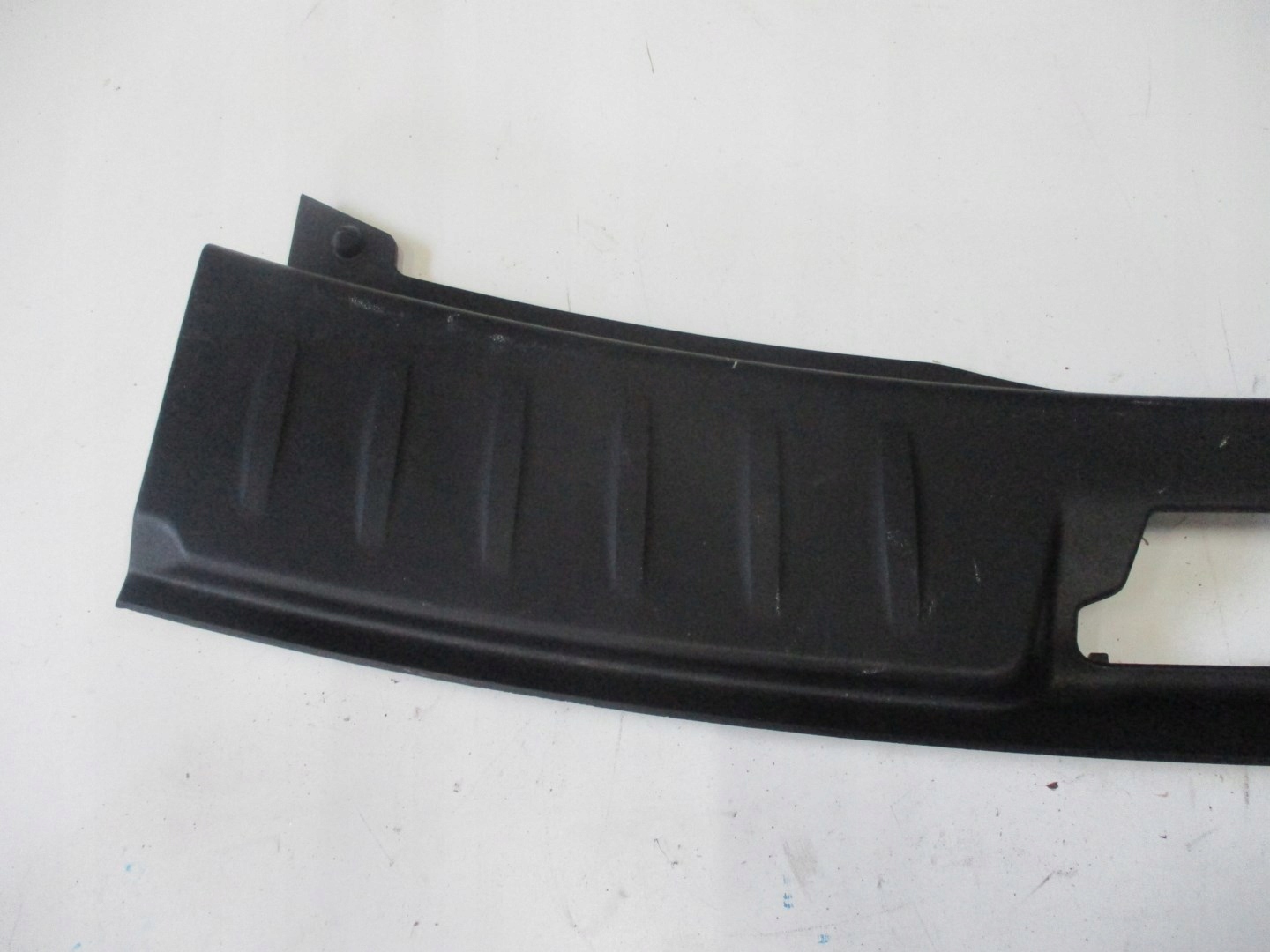 Blende Abdeckung für Gurten JAGUAR E PACE J9C3-113A10-A