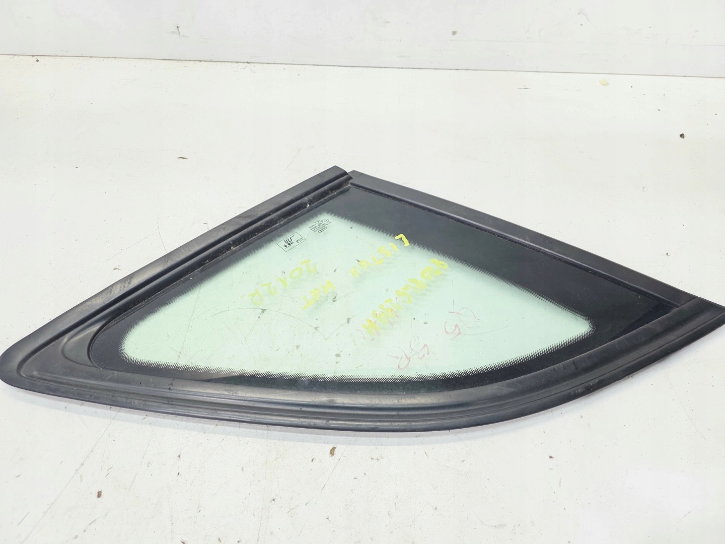 window bodywork below LISTWE MAT left rear part AUDI Q5 8R 8R0845299M 2012R