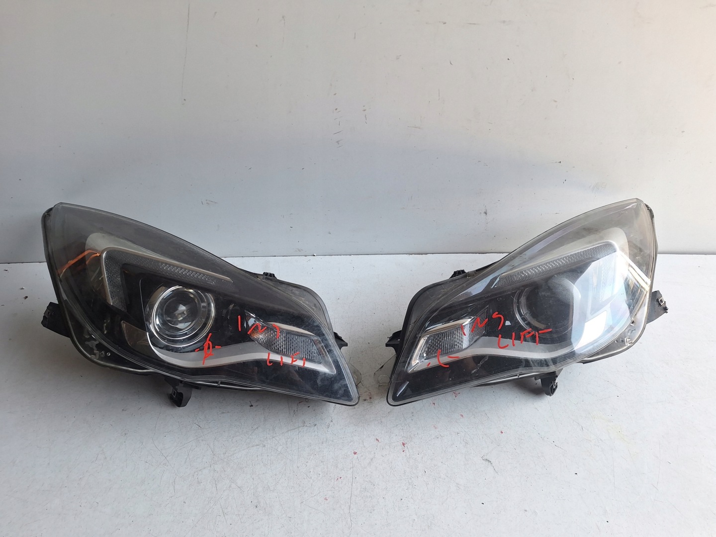 OPEL INSIGNIA A LIFT 13-17 light left + LED UK
