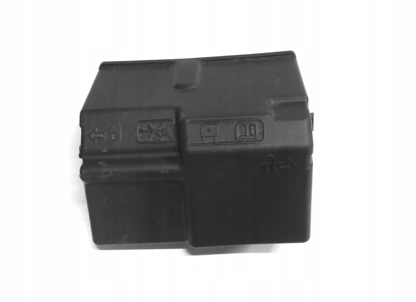 terminal plus fuses OPEL INSIGNIA B