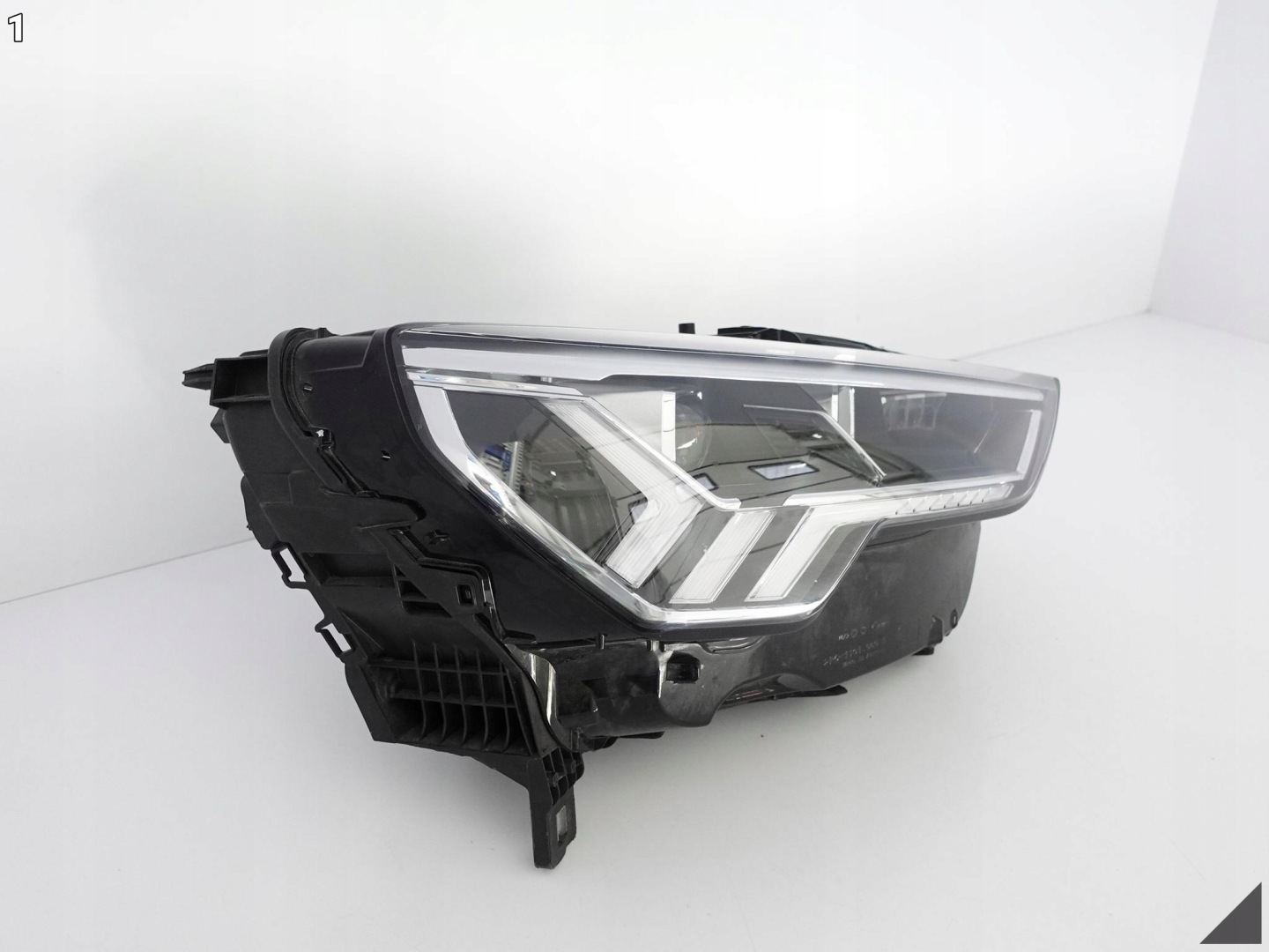 AUDI Q3 II 2 F3 83A 18- light FULL LED right EU