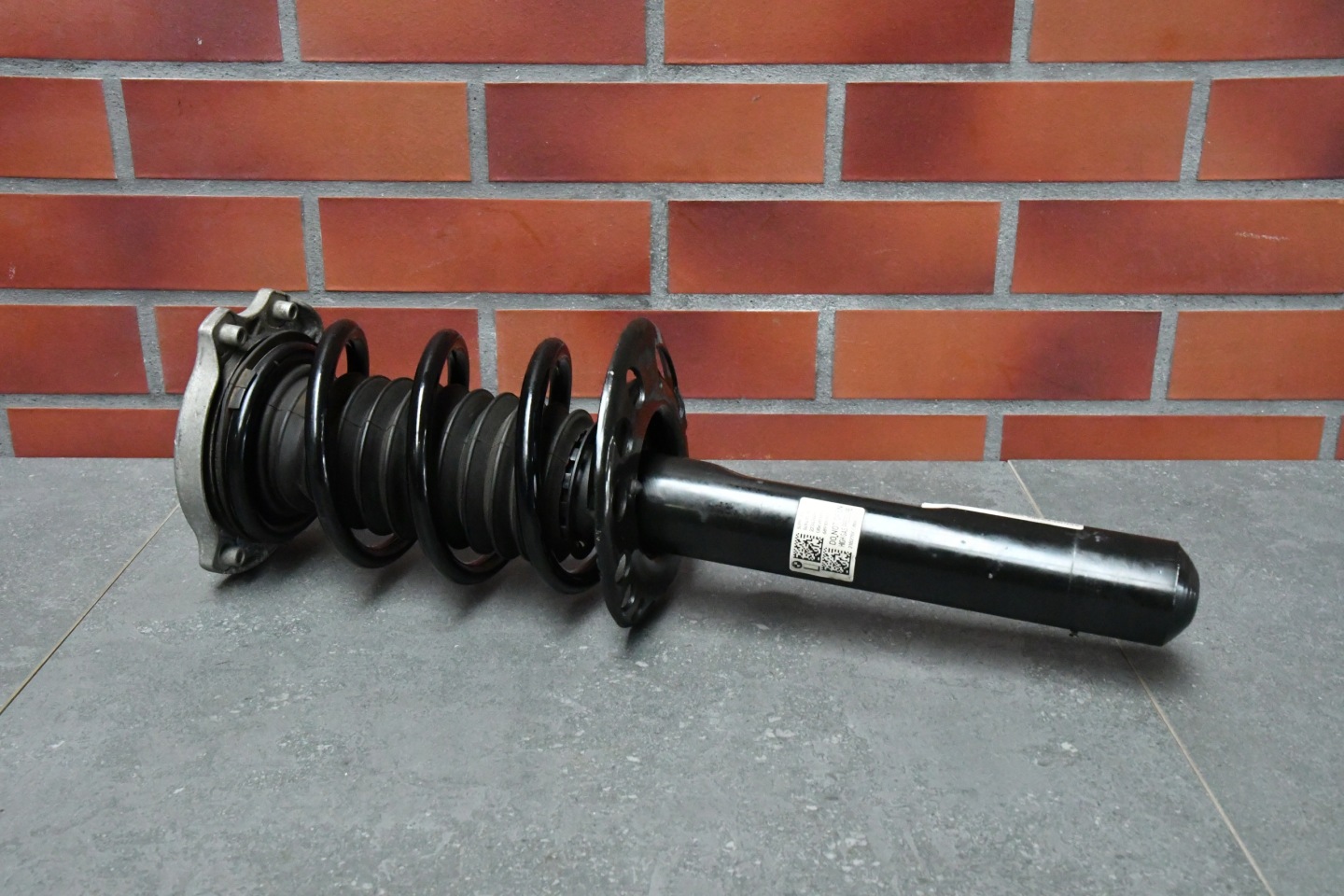 shock absorber left front front BMW 2 U06