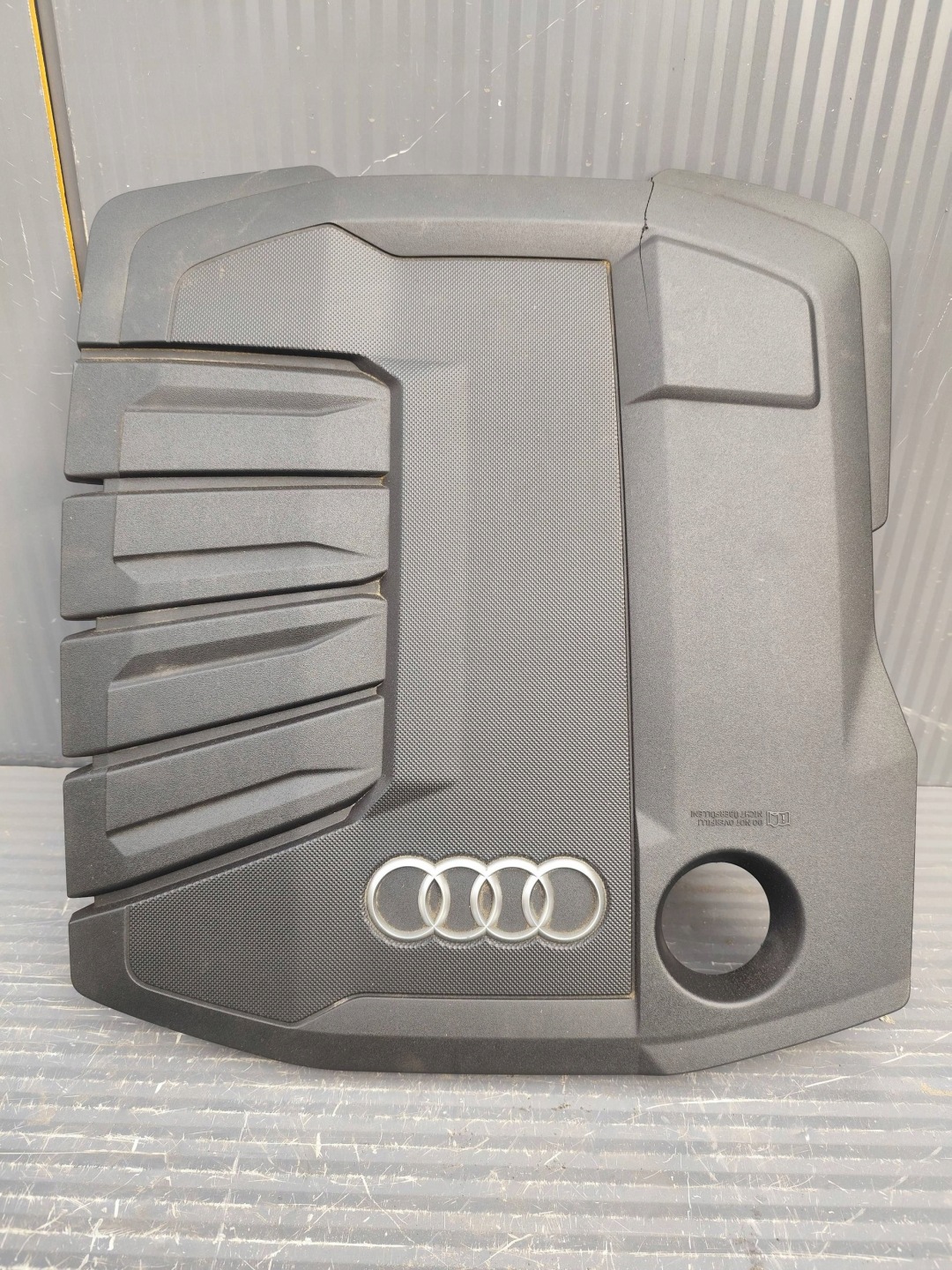 AUDI Q5 80A fedél motorfedél 80A103925G