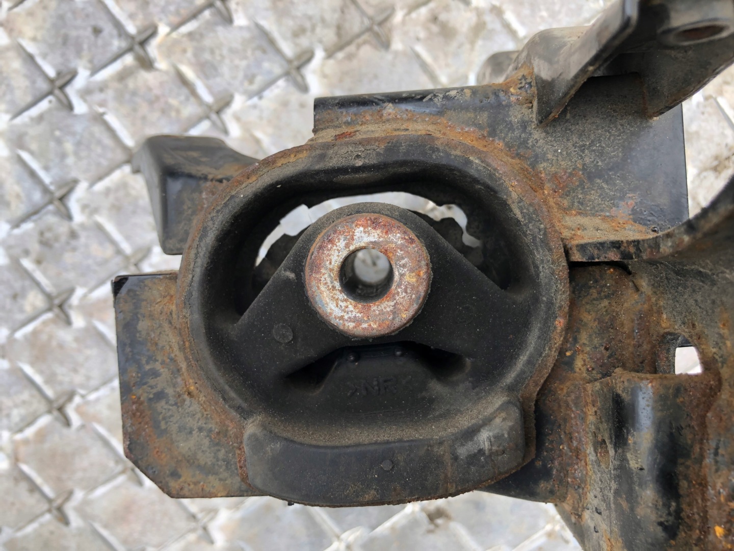 holder engine mount TOYOTA AURIS and LIFT