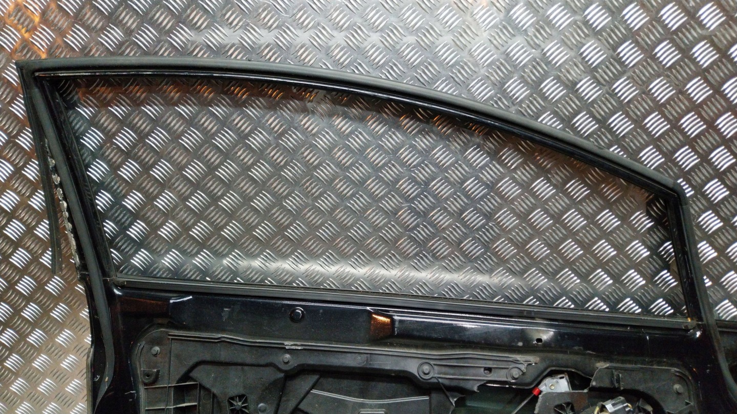 door left FORD FIESTA MK7 3D 08