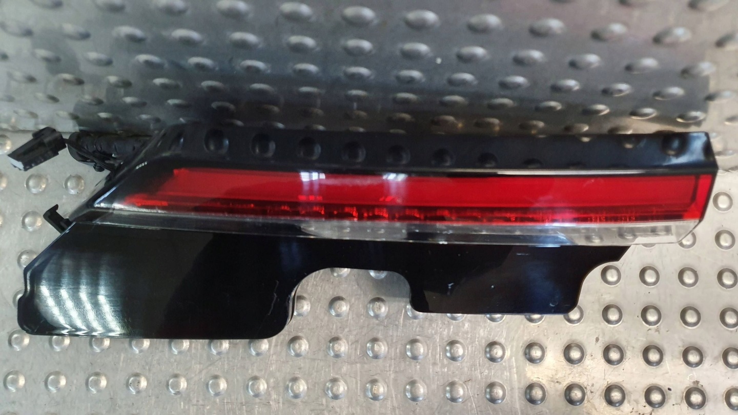 light rear part left VOLVO C40 to the bonnet 21- 32365672