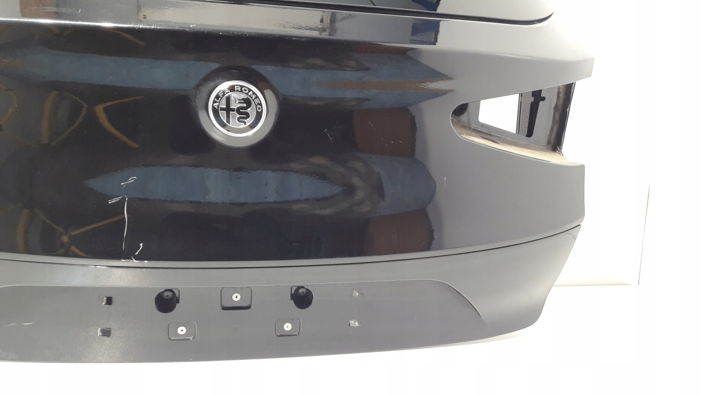 ALFA ROMEO STELVIO boot doors rear part black (H88)