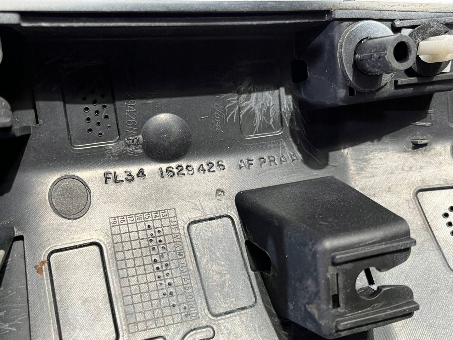 cap corner cabs of the threshold right moulding right Ford F150 2015