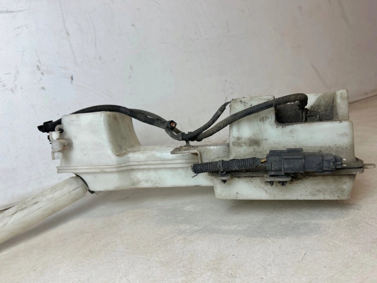 washer fluid tank Ford Transit Custom MK8