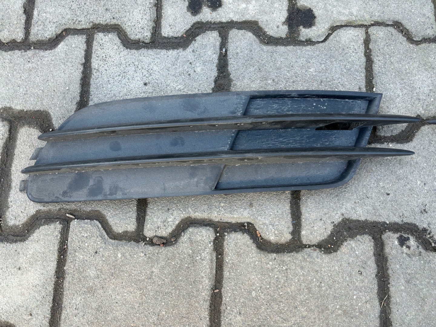 Audi A6 grid of a bumper front right left