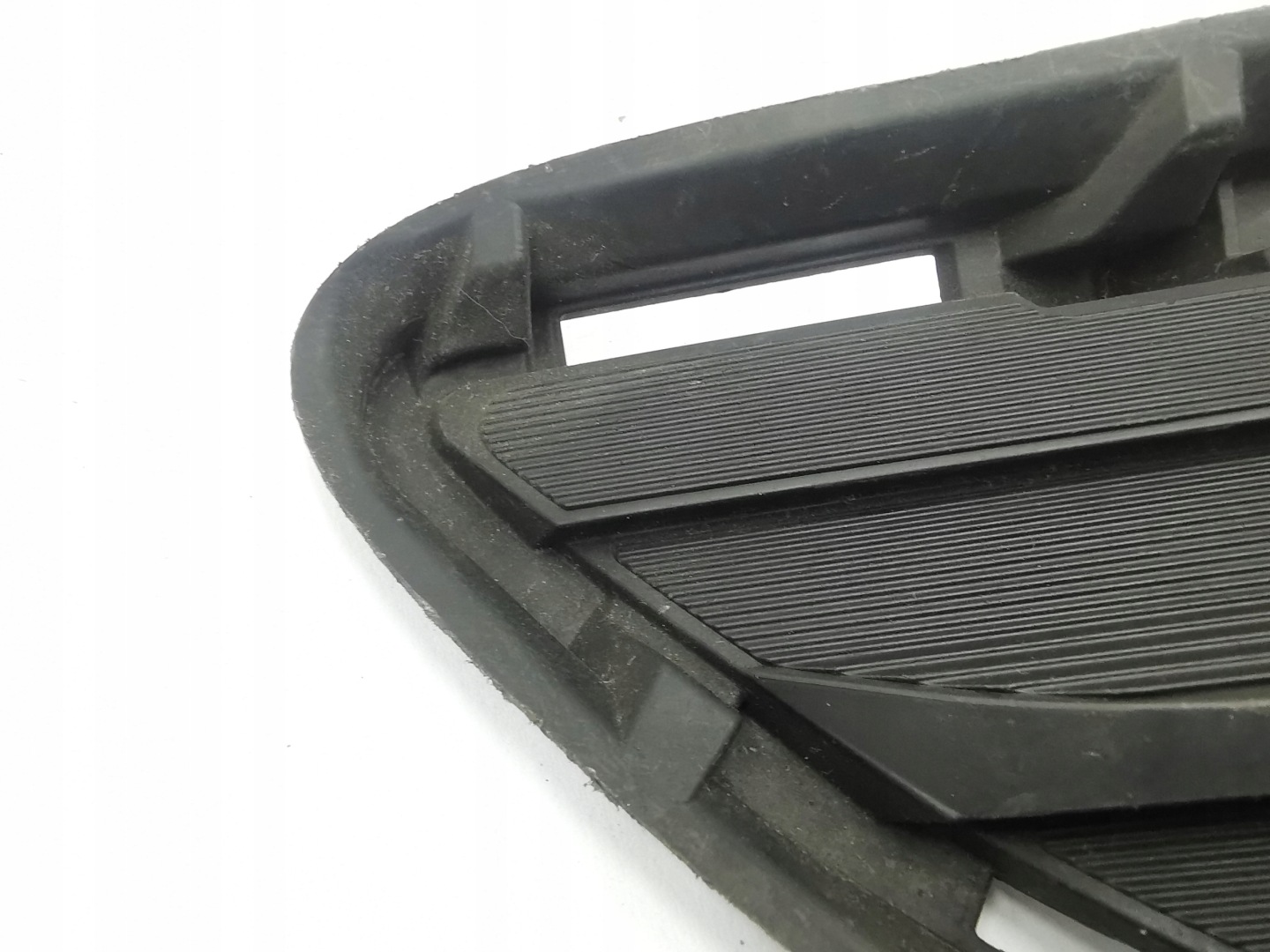 grid frame of a bumper left TOYOTA RAV-4 / 53128-42020