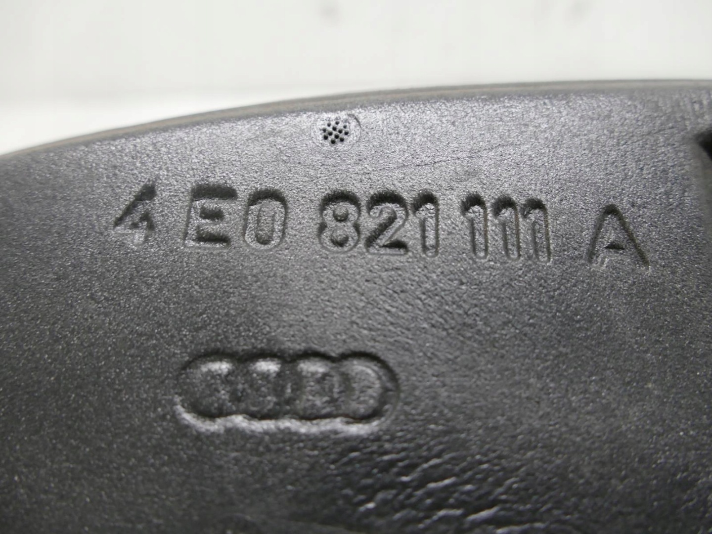 AUDI A8 D3 LIFT INSONORISATION AILE GAUCHE AVANT