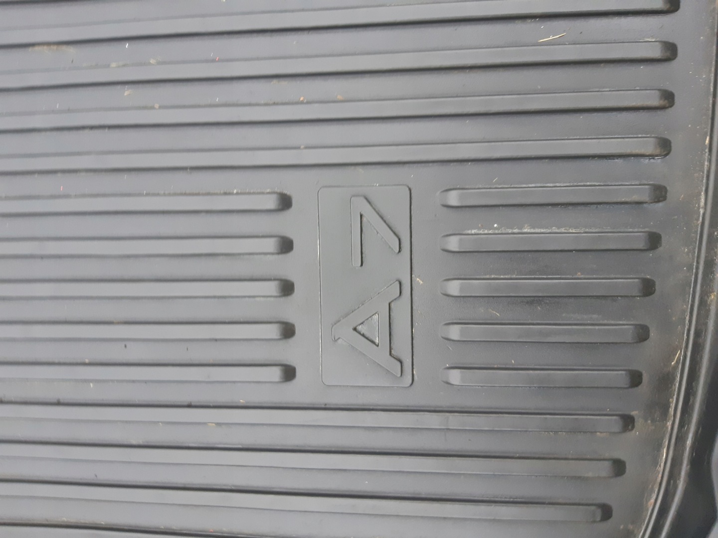 AUDI A7 4G MATA tyres floor mats boot 4G8061180A