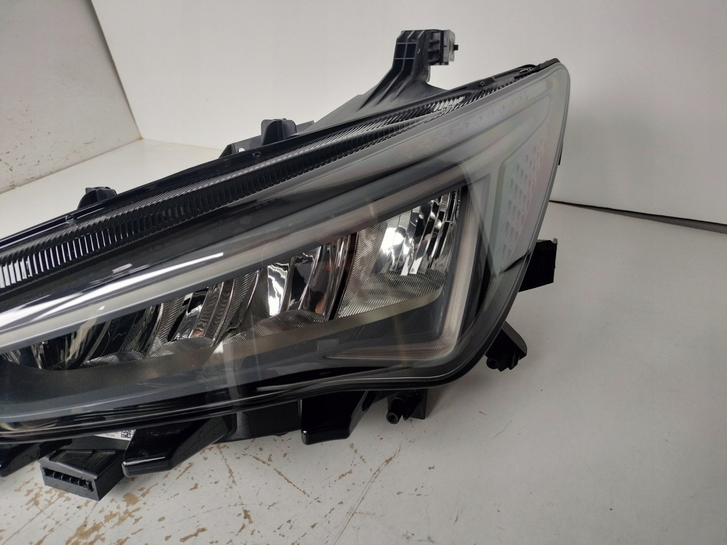 light left REFLEKTOR SEAT CUPRA BORN 10E 21- FULL LED