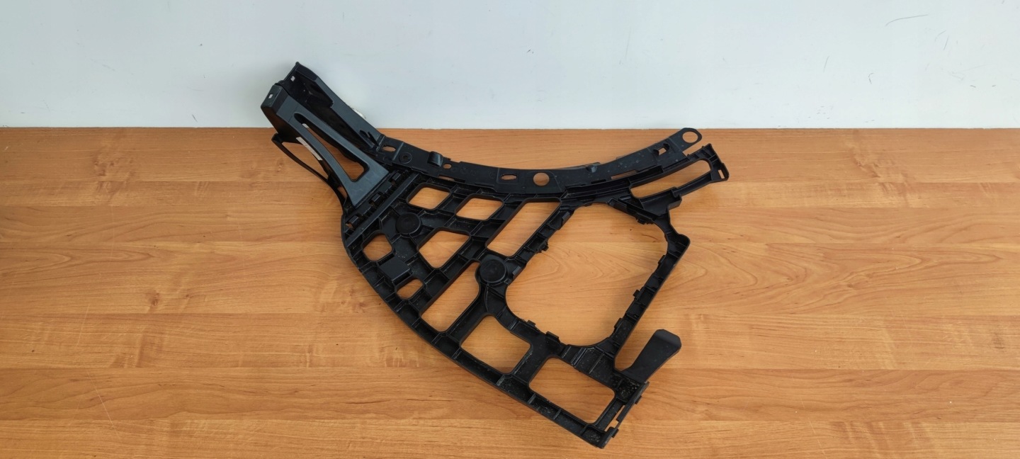 PORSCHE CAYENNE 7P bumper bracket right rear part bracket