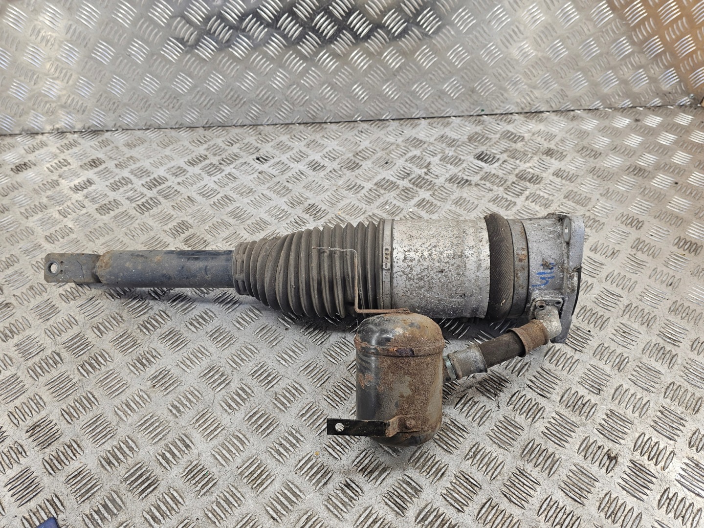 shock absorber left rear part AUDI A8 D3 4E0616001E