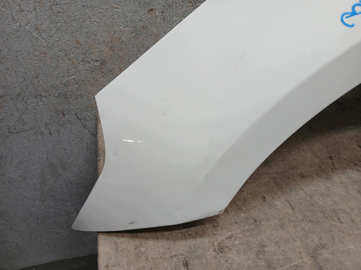 fender front left BMW 5 V G60 G61