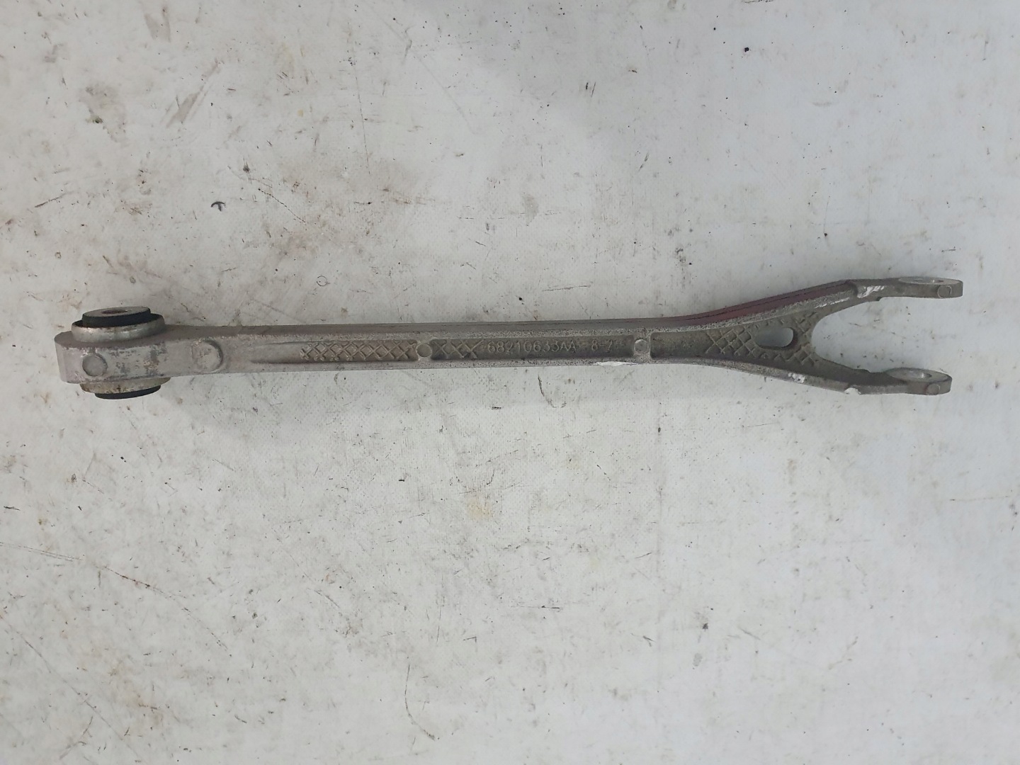 DODGE CHARGER LIFT CHALLENGER 15- Querlenker heck links = rechts 68210633AA