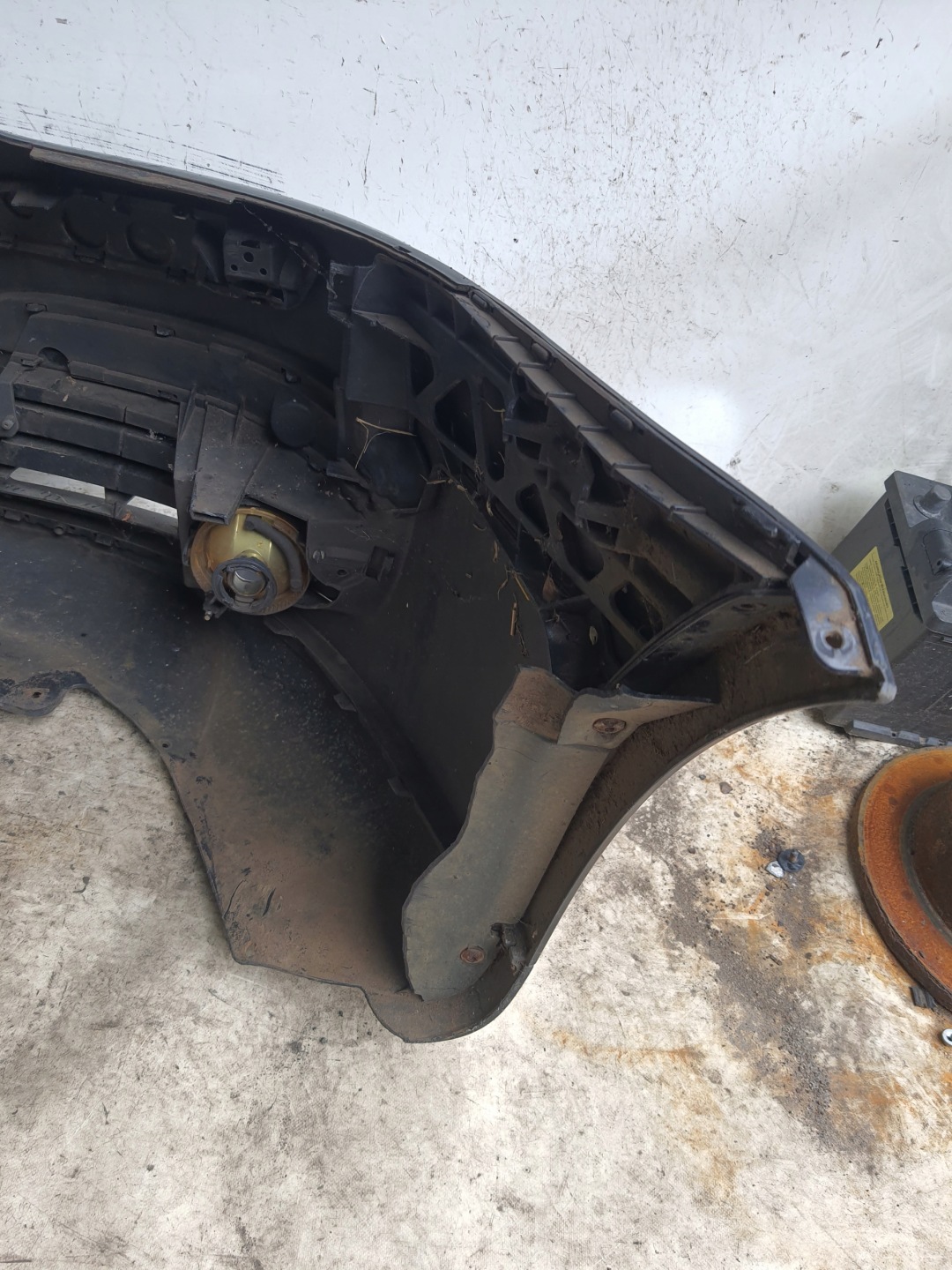 VOLKSWAGEN GOLF V 04-08 bumper KOMBI JETTA