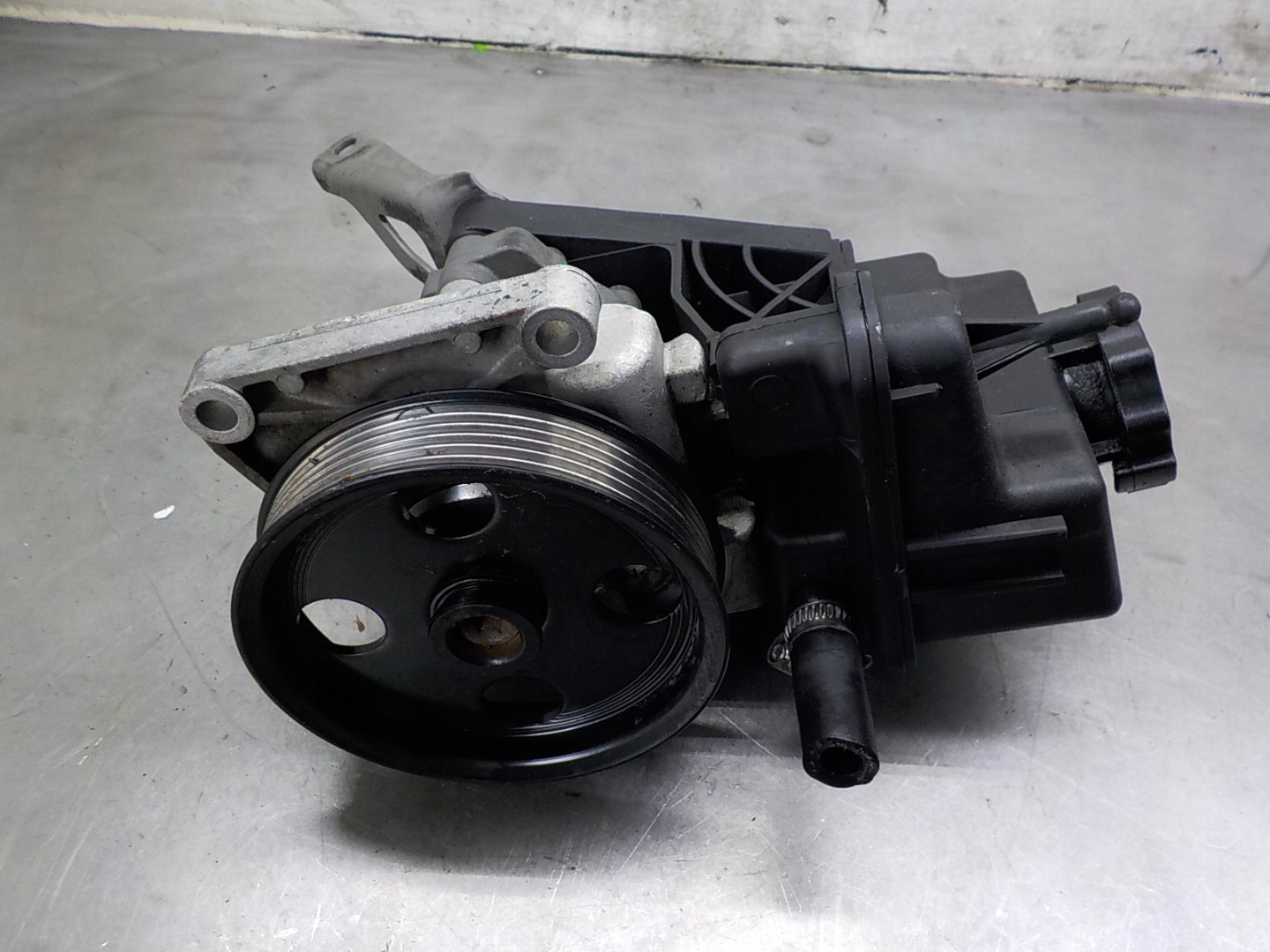 MERCEDES VITO VIANO servo pump 619221421