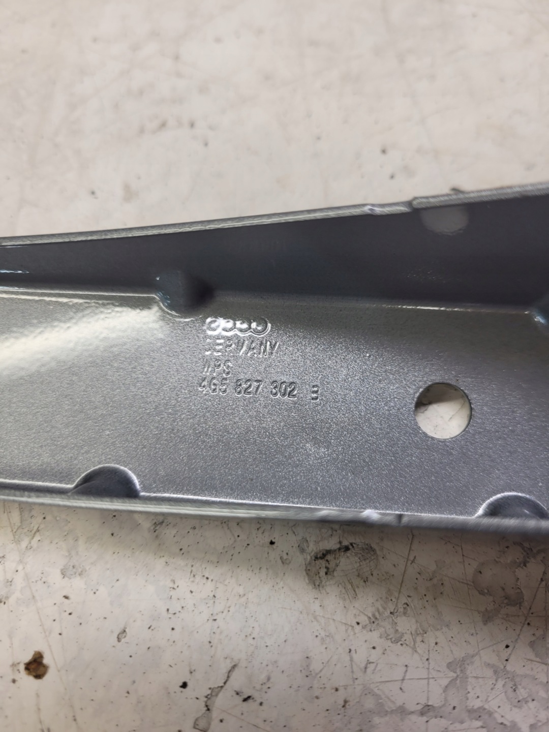 hinge bonnet rear part right AUDI A6 C7 sedan 4G5827302B