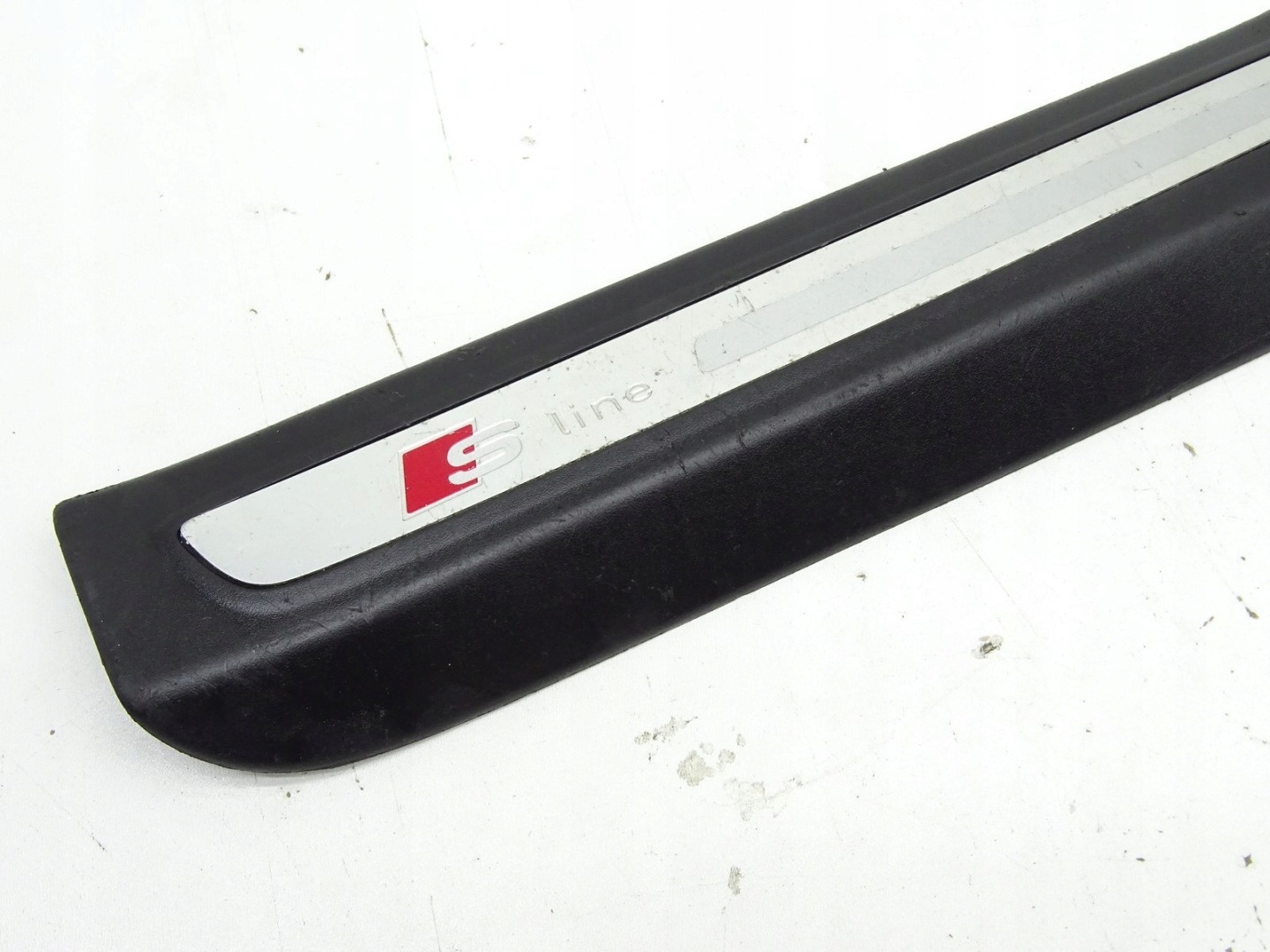 moulding threshold right right rear part AUDI Q7 4L S-LINE 4L0853376B