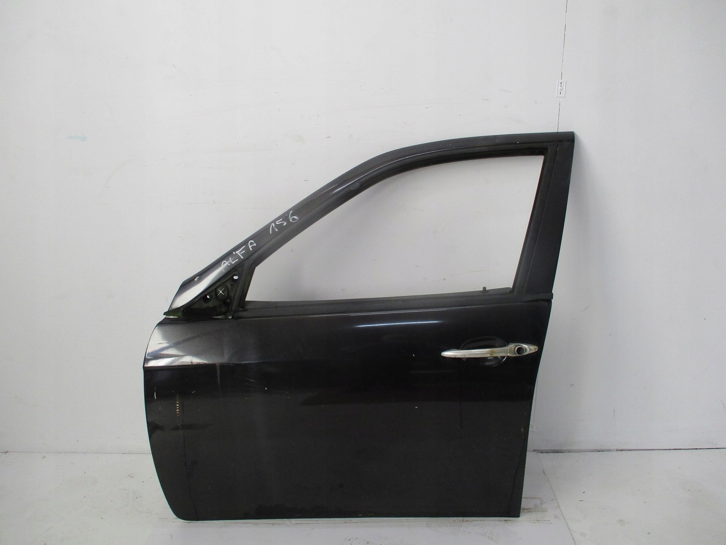 door Alfa Romeo 156 left front