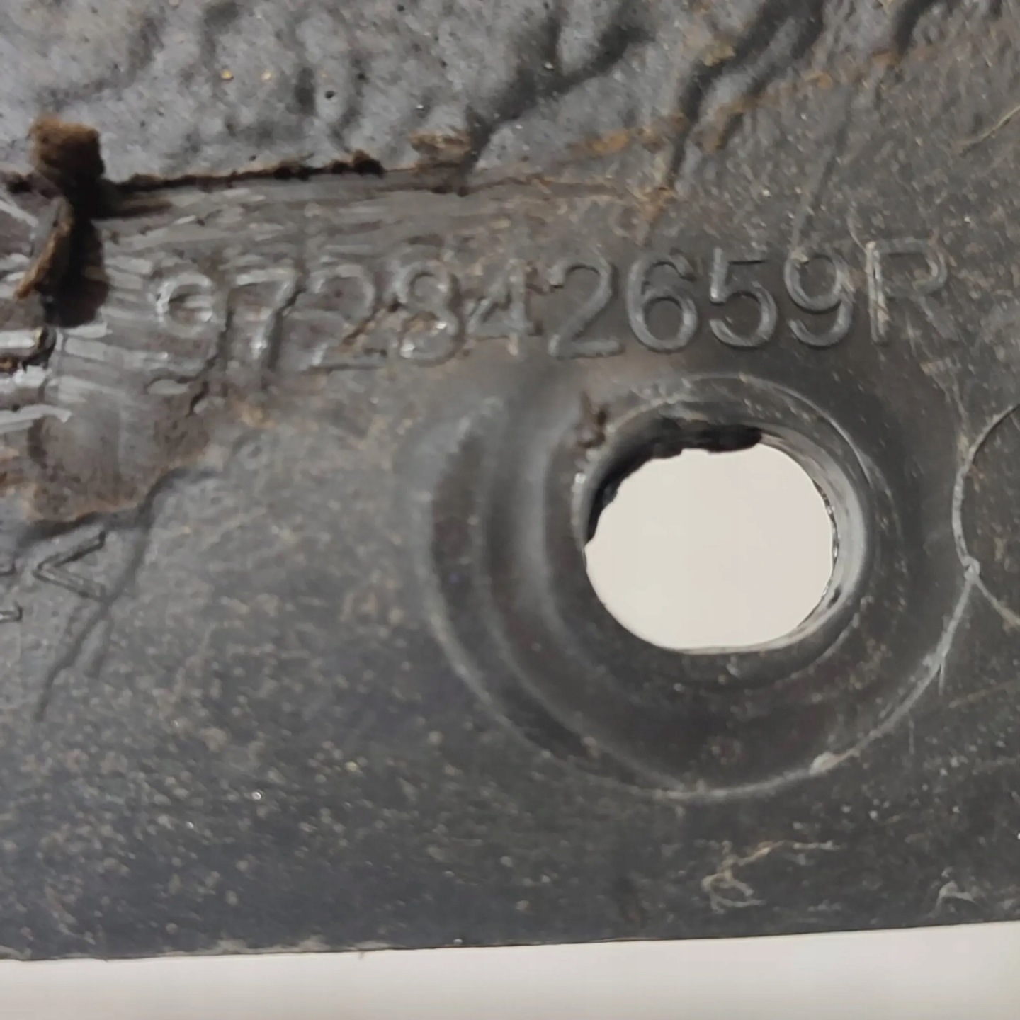 Dacia Logan II 2019r rear part side left cover przeciwblotna