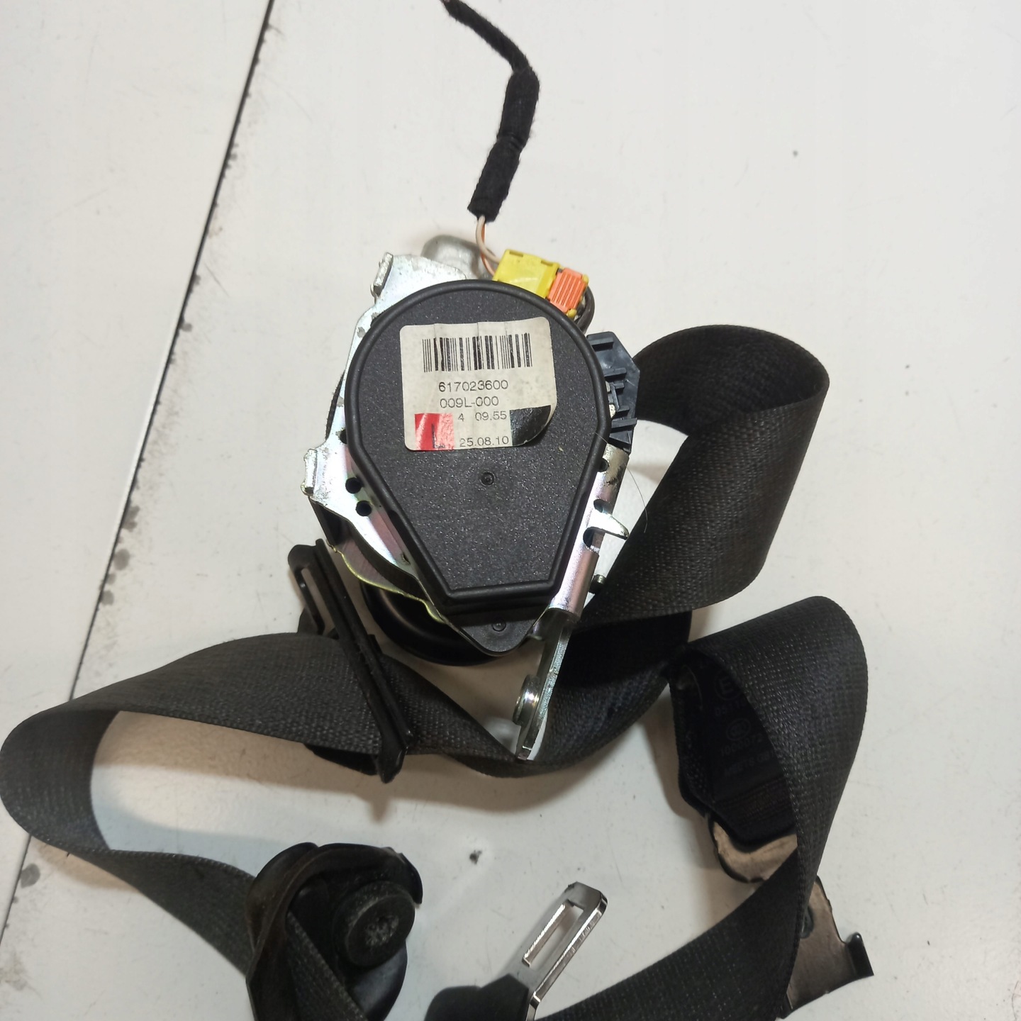 dashboard instrument panel OPEL ASTRA J 13301067