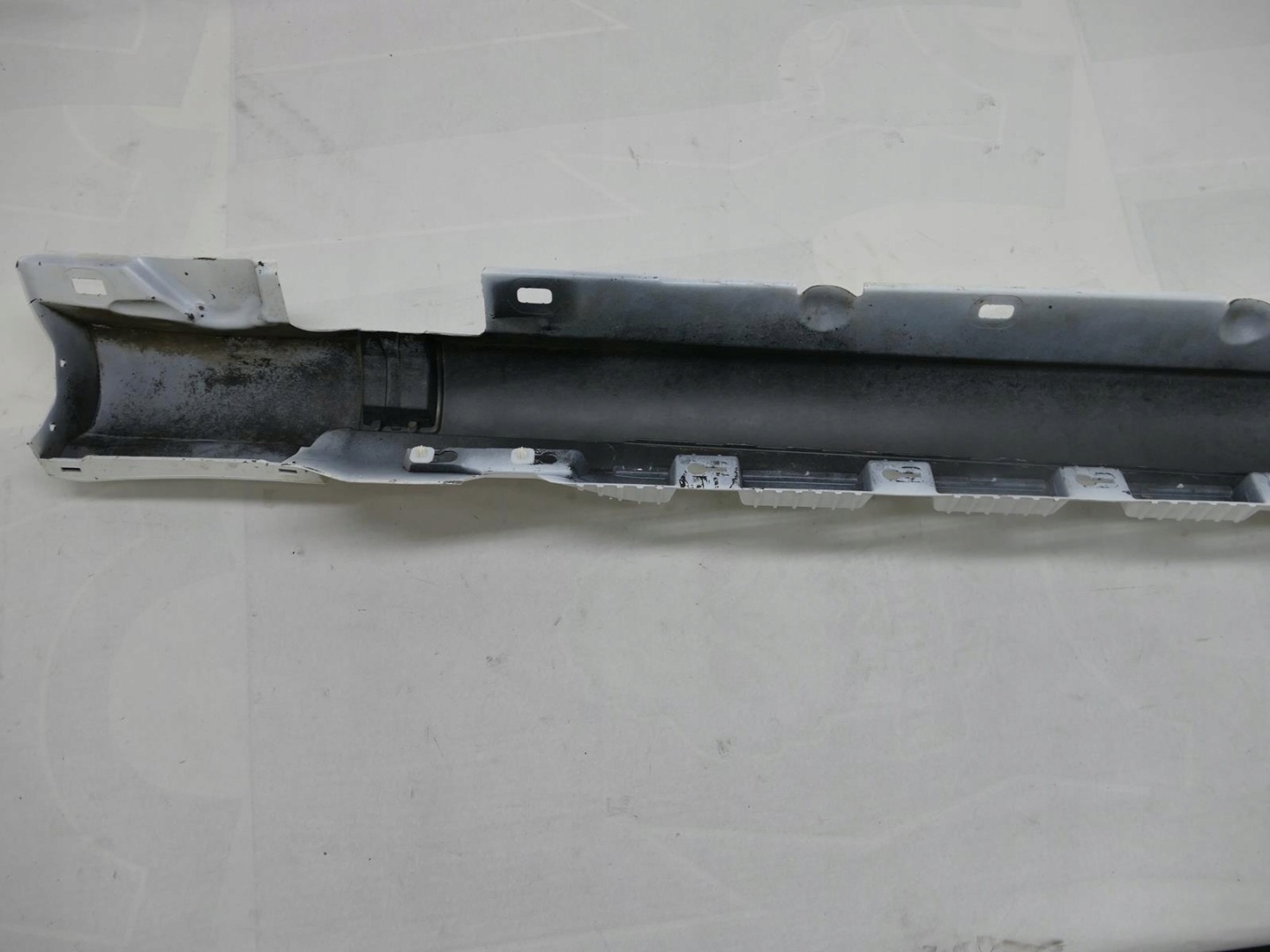 MERCEDES C207 W207 LIFT moulding threshold left 149