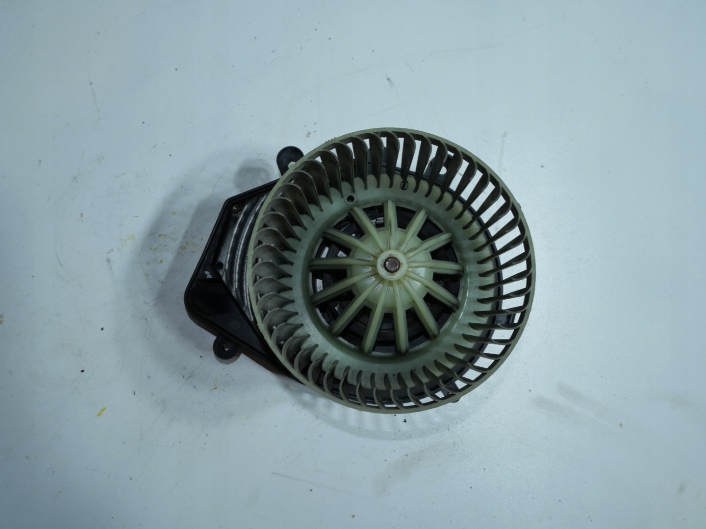 VW PASSAT B5 fan of the heating heating 8D1820021