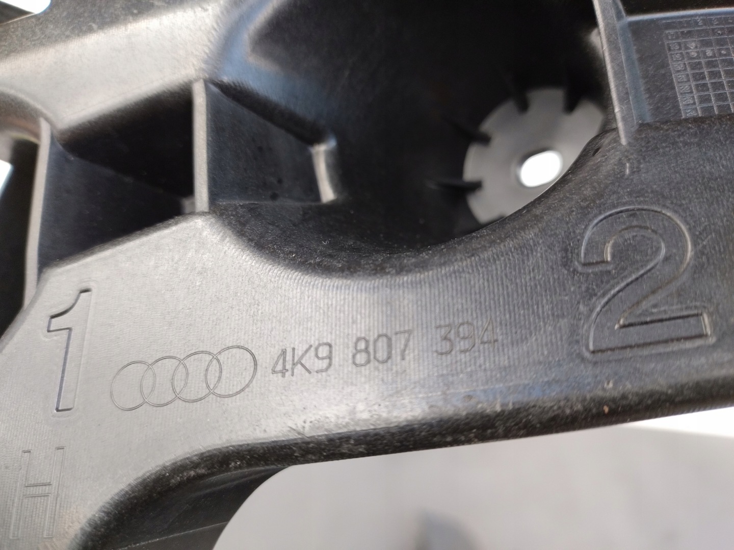 right bumper bracket rear part AUDI A6 C8 KOMBI bracket