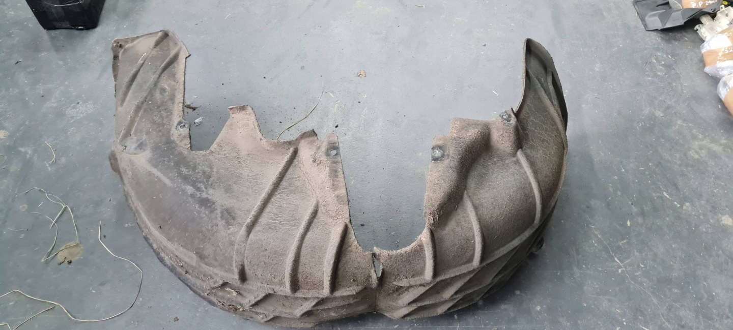 A6 C8 4K mudguard left left rear part rear. KOMBI 4K0810171E