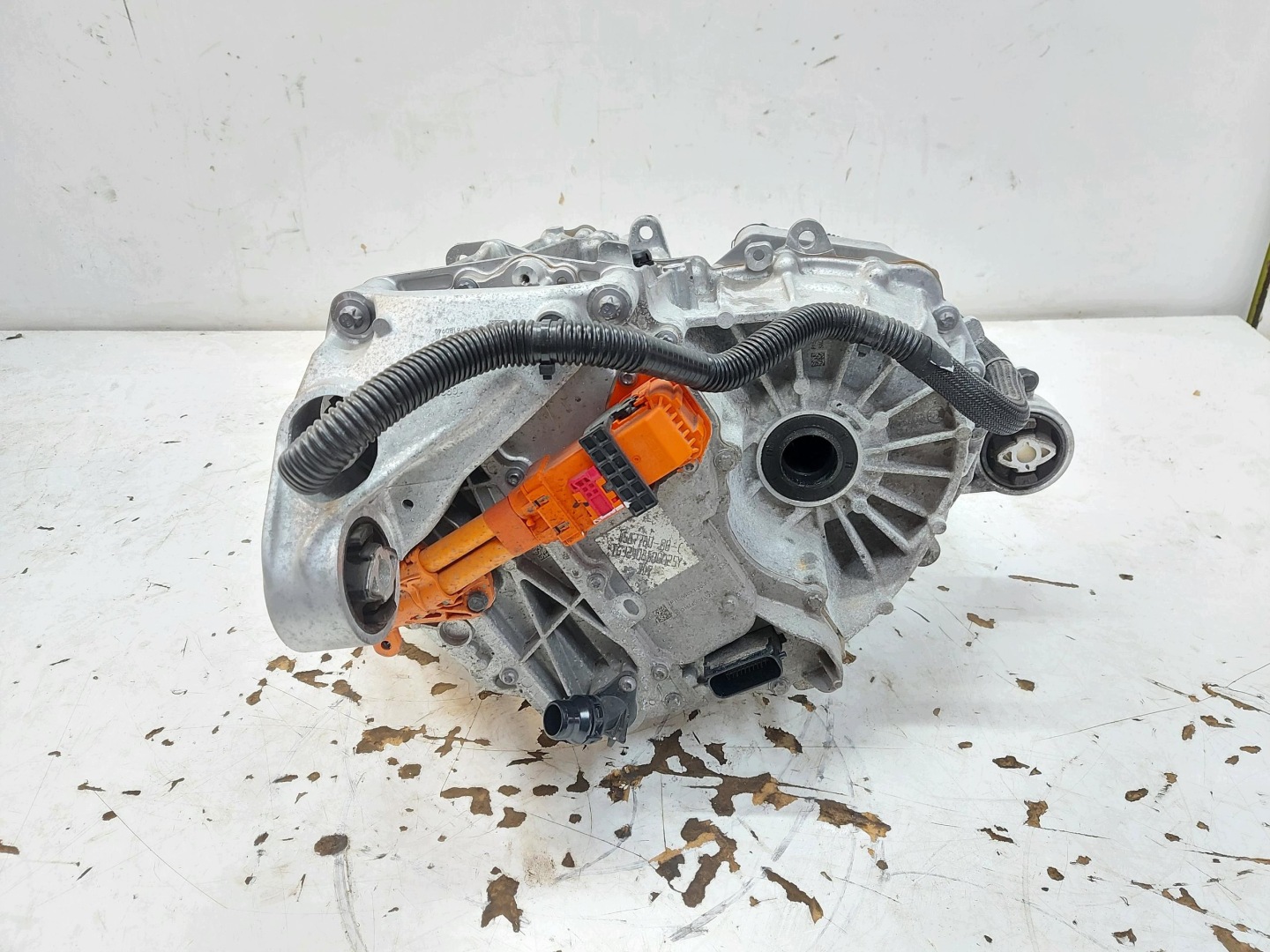 TESLA MODEL Y 2024r engine electrical rear part 1587780-00-C