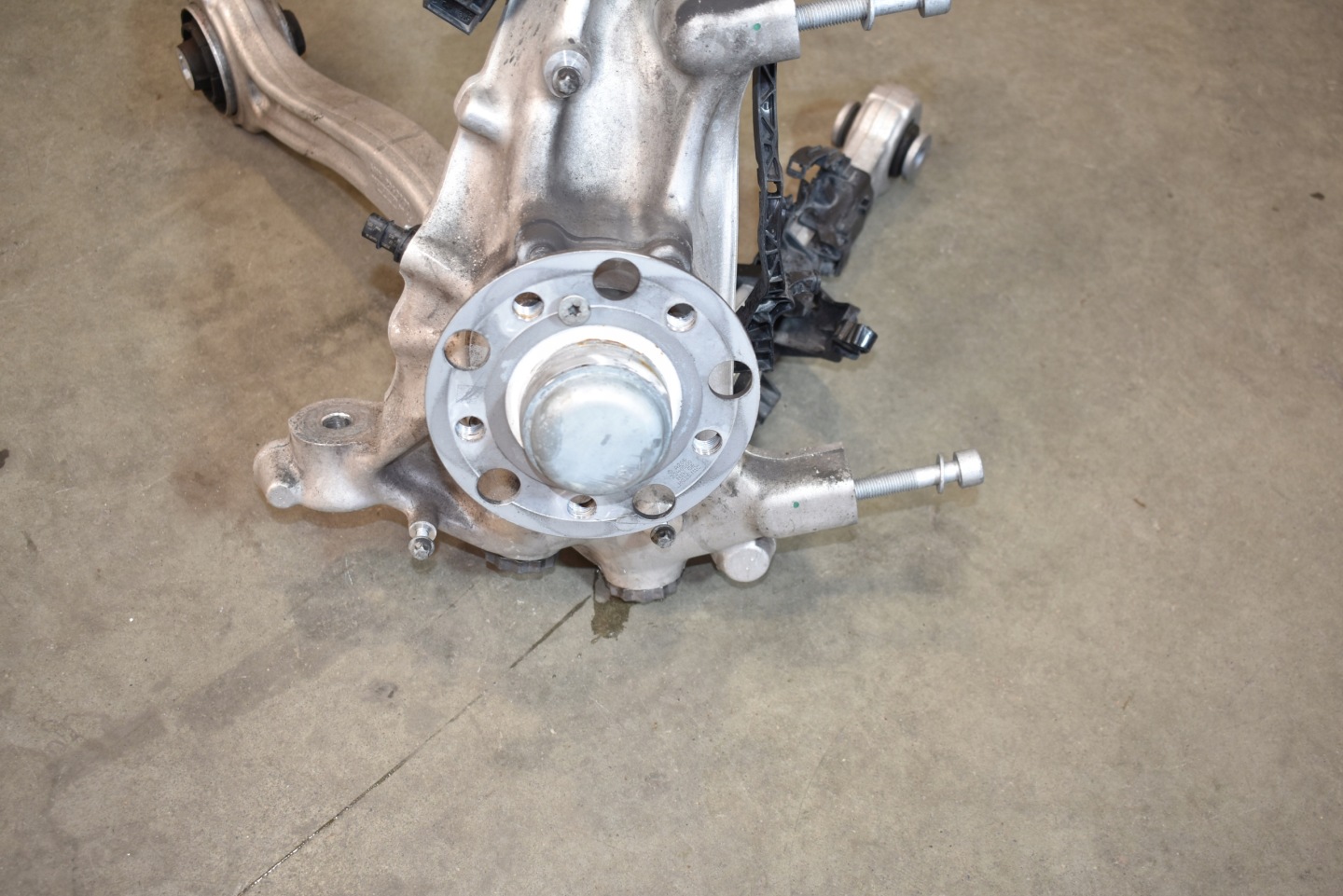 IDEALNE sususpension front front left MERCEDES W206 C63 1