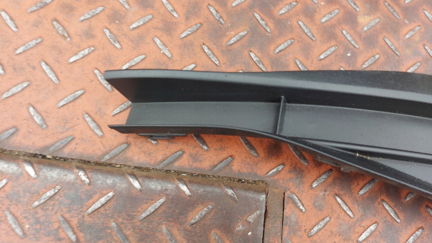 grid of a bumper left left front VW VOLKSWAGEN PASSAT B8 19