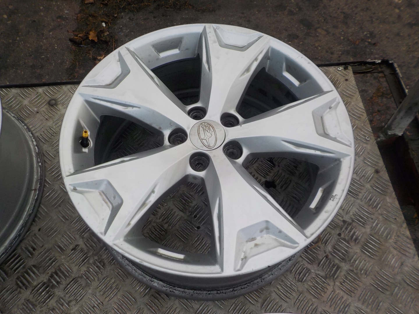 SUBARU FORESTER III LEGACY IV discs aluminium R17 5x100