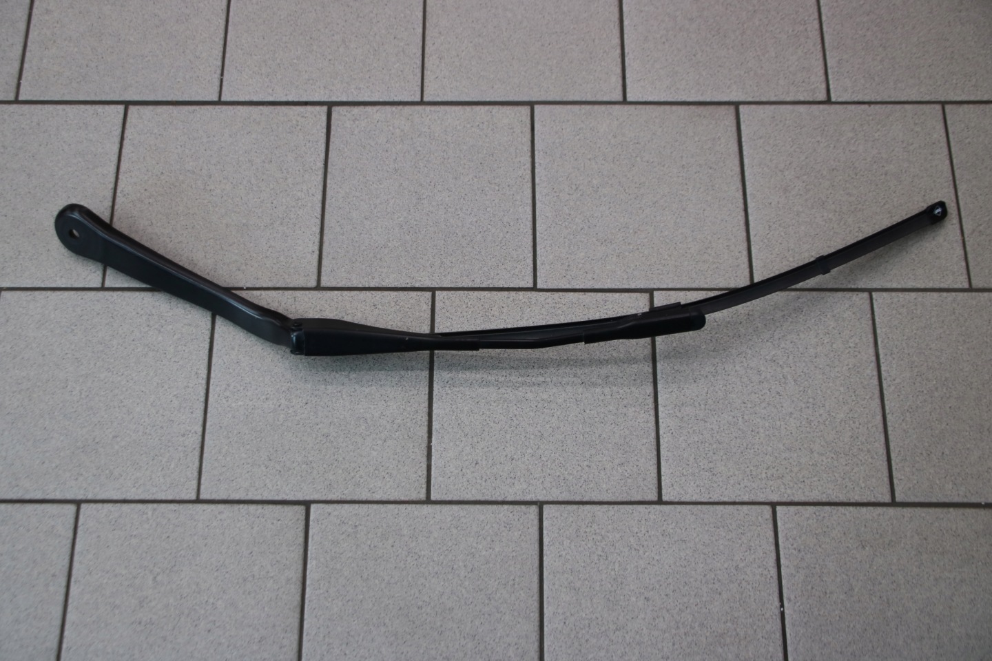 BMW E90 E91 E92 E93 ramínko stěrače levý předek PIORO EUROPA 7253386