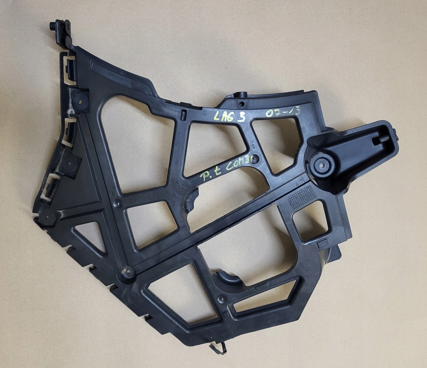 bumper bracket console holder right rear part RENAULT LAGUNA III KOMBI OE