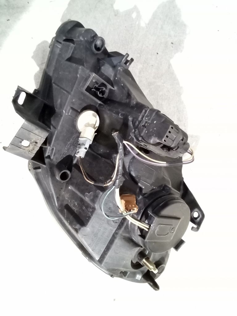 Renault Kangoo and lift light right front front