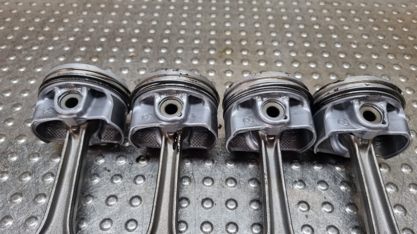 piston connecting rod KPL 74L67 04EBD LEON IV TARRACO ARTEON 1.4 E-TSI HYBRID DGE