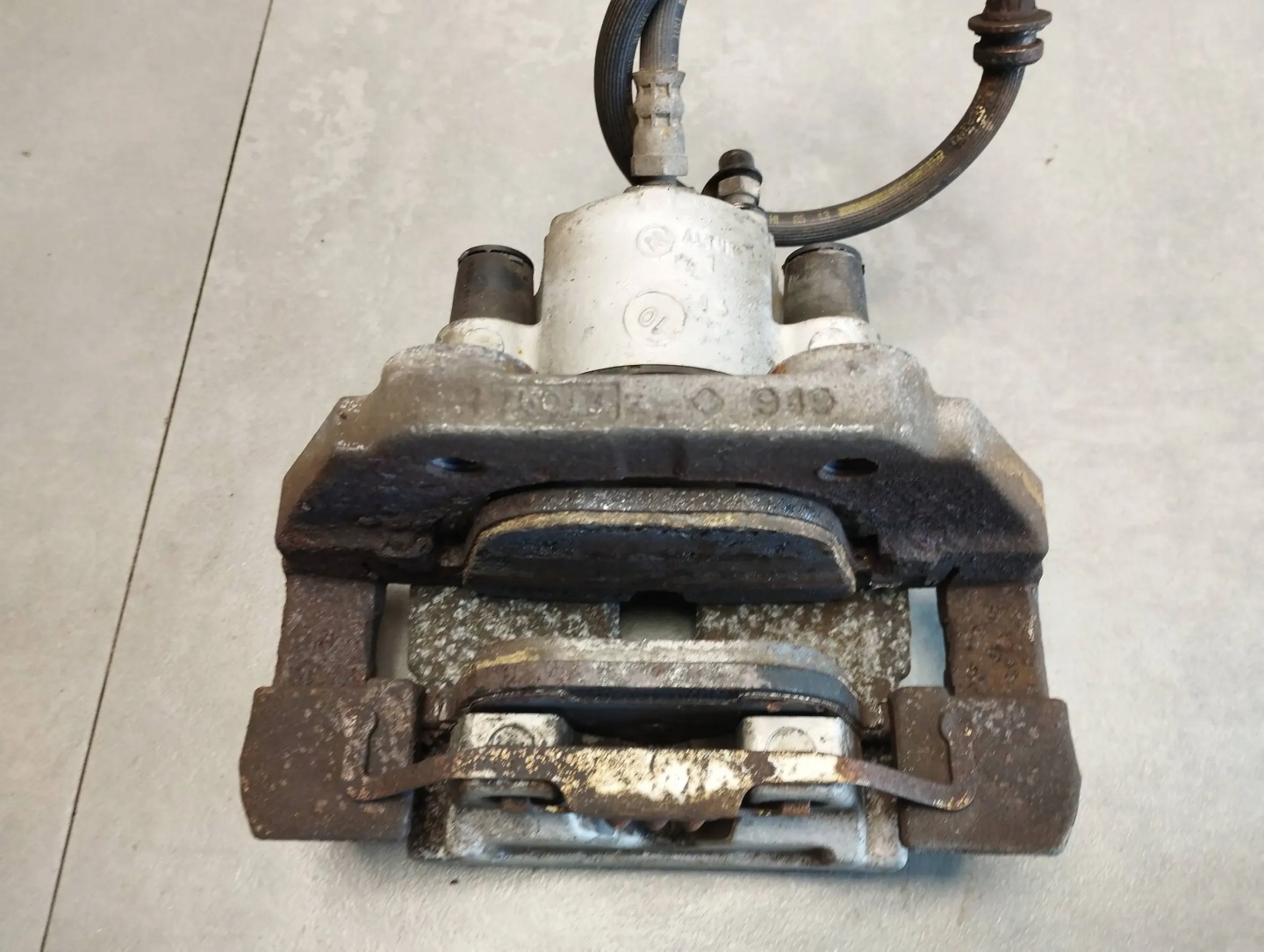 BMW X5 F15 caliper left rear part 44/24