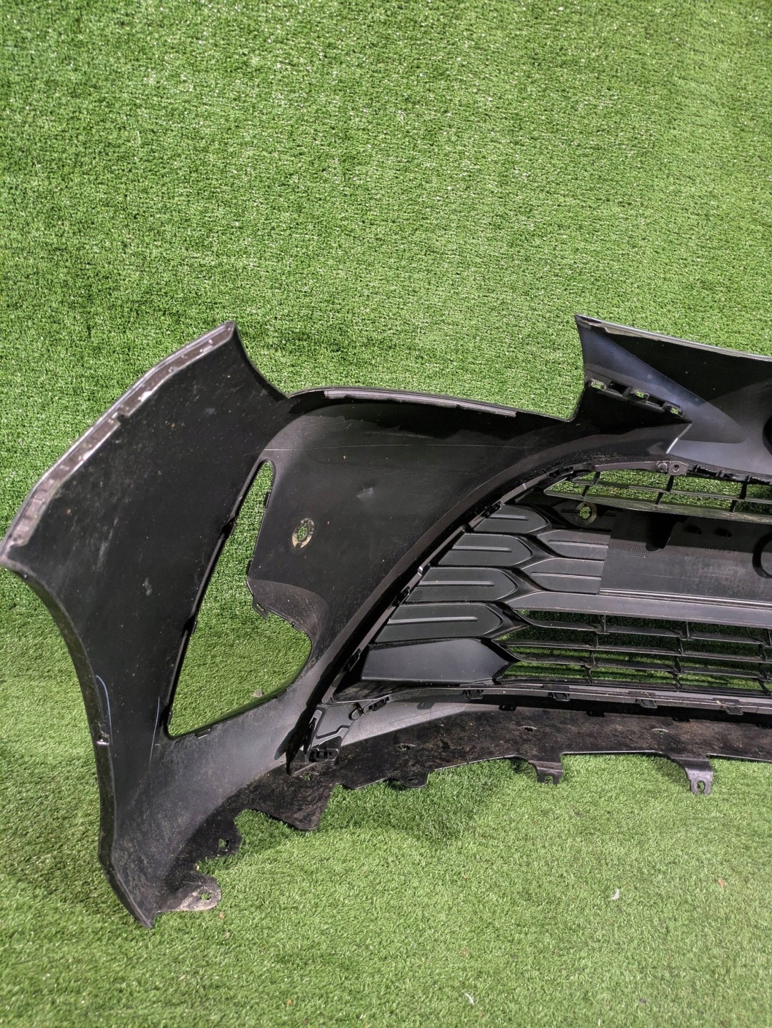 front bumper front TOYOTA YARIS III LIFT 17- NR.Z9072