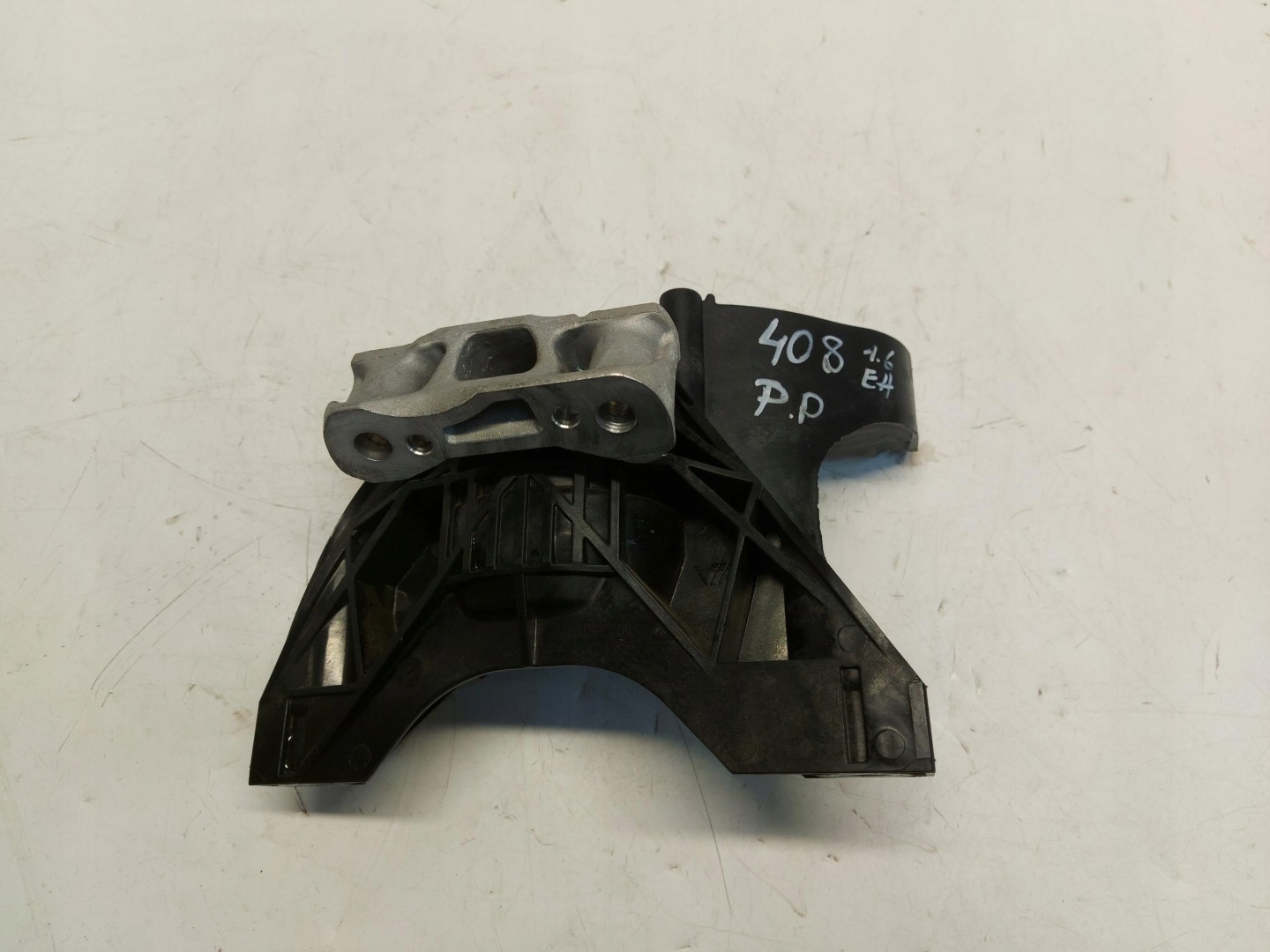 Peugeot 408 GT P54 holder engine mount