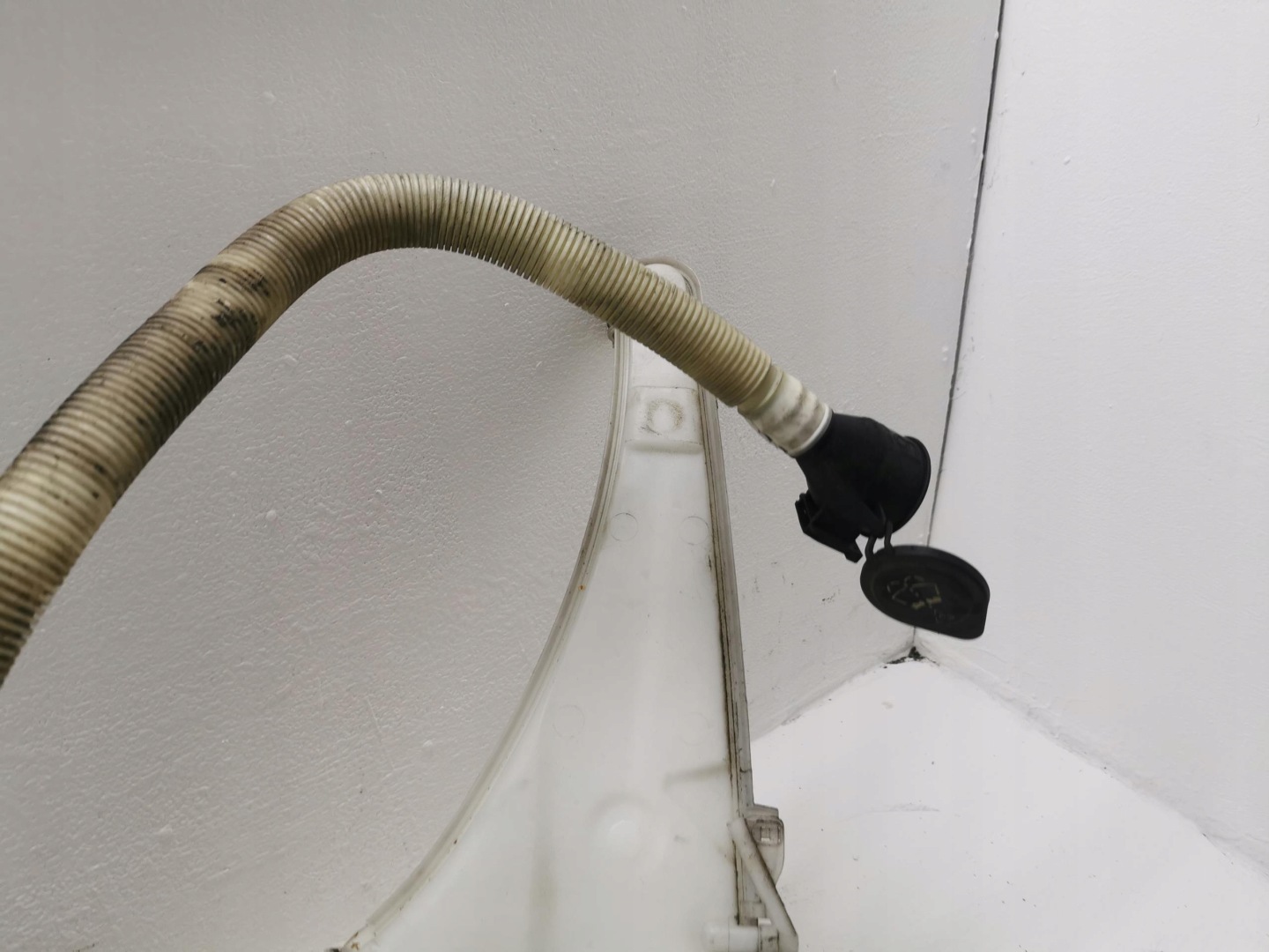 Behälter SPRYSKWIACZY BMW SERIA 1 E87 7229535