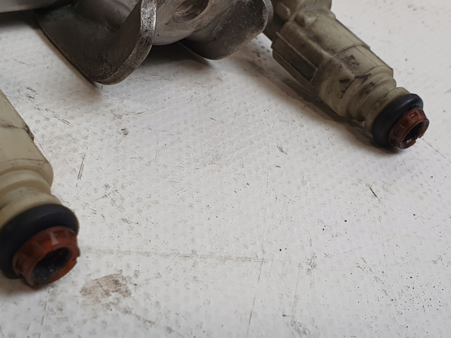 Rampe injection OE 4M5G-9D280-FB MAZDA 5 1.8B 05r.