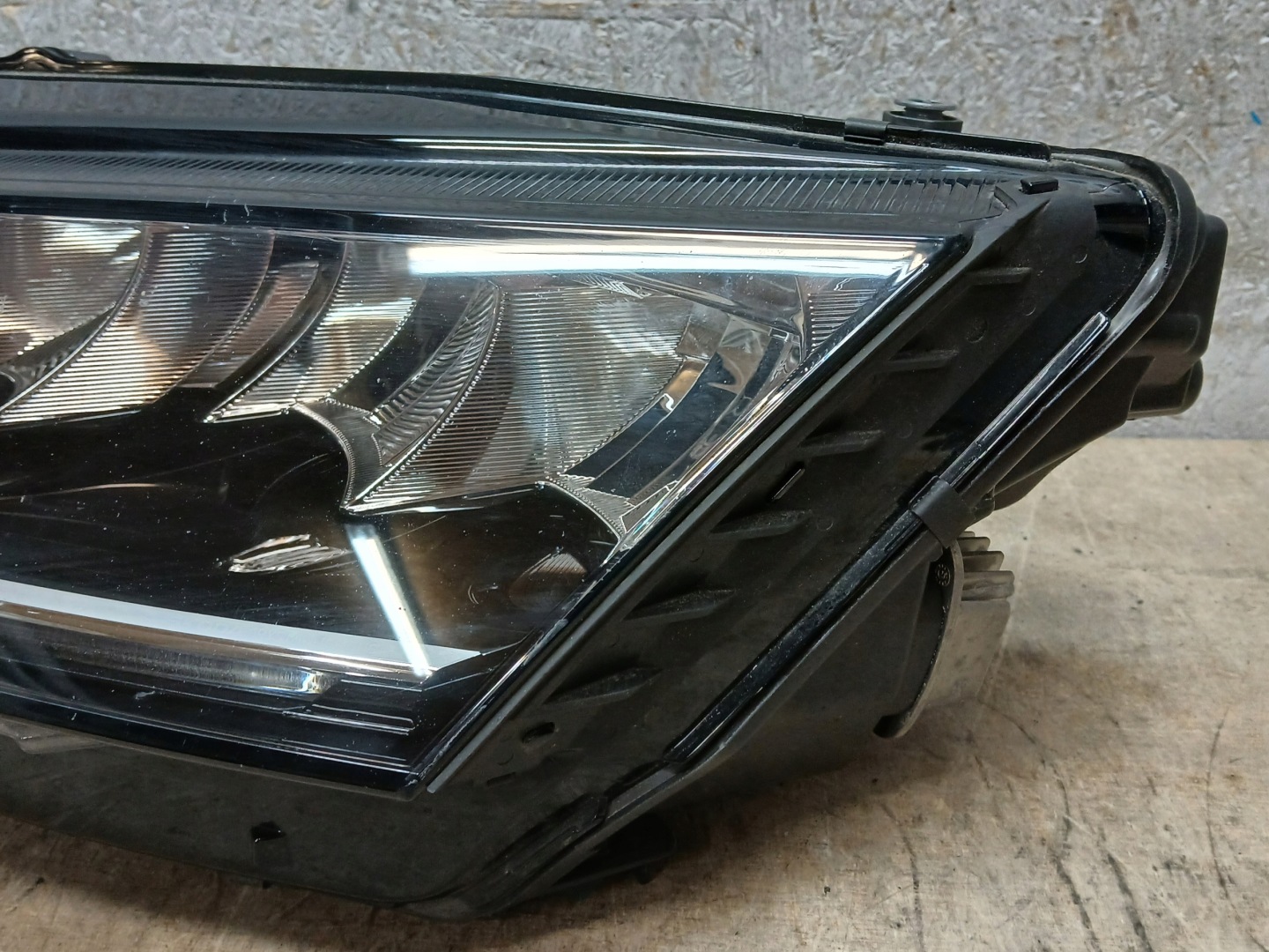 light front left SKODA OCTAVIA IV 4 FULL LED 5E4941015