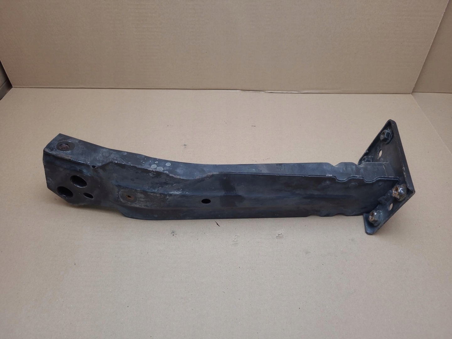sider pillar of a bumper front Fiat 500 2 2009