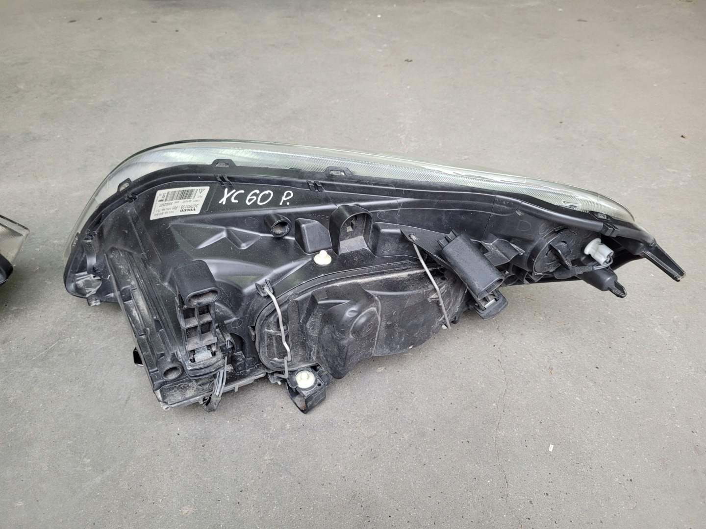 light front left front XENON left EUROPA VOLVO XC60 and